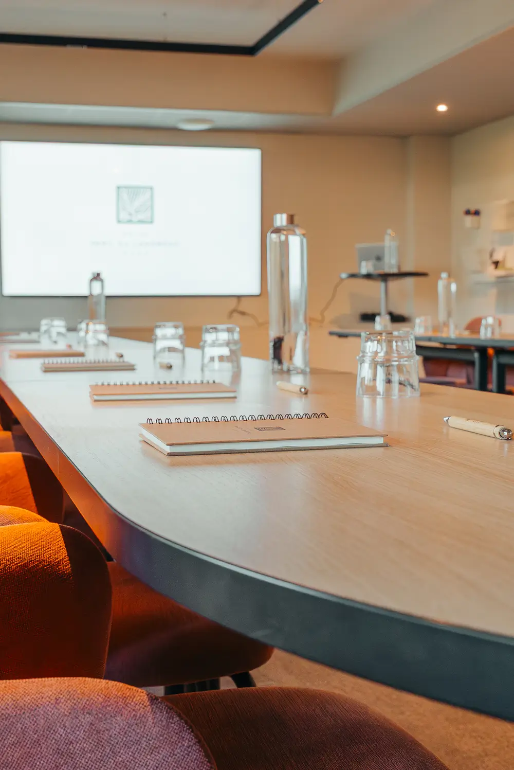 Salle de travail Les Allouettes pour séminaire entreprise Vendée à l’Hôtel Parc du Landreau