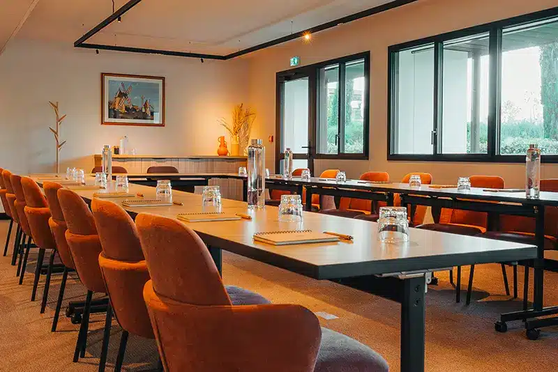 Location salle de réunion Les Alouettes pour votre séminaire d'entreprise à l'Hôtel Parc de Landreau