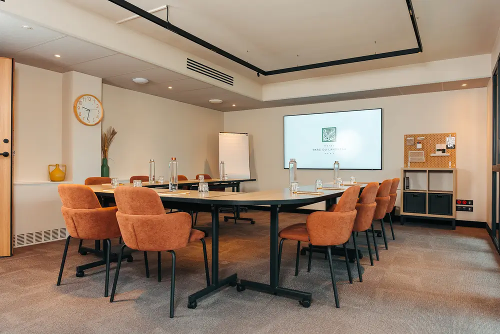 Salle de travail Le Bocage pour séminaire entreprise Vendée à l’Hôtel Parc du Landreau